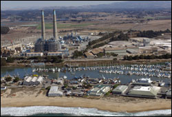 Figure 21. The power plant in Moss Landing contains a desalination plant that produces fresh water for use in the power production process. Photo: California Coastal Records Project http://www.californiacoastline.org