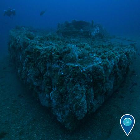 wreck of the uss monitor resting on the ocean floor