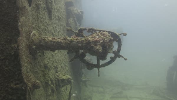 A schooner shipwreck