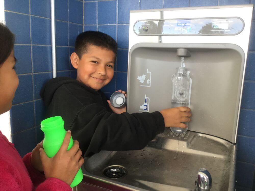 In their ongoing efforts to reduce single-use plastic on their campus, students at
                      Calabasas Elementary School enjoy filling up their reusable water bottles at their hydration station.